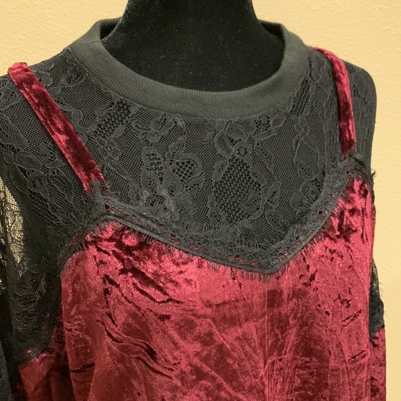 👗 🍷 Wine Velvet Dress 🍷 👗 - Picture 4 of 6